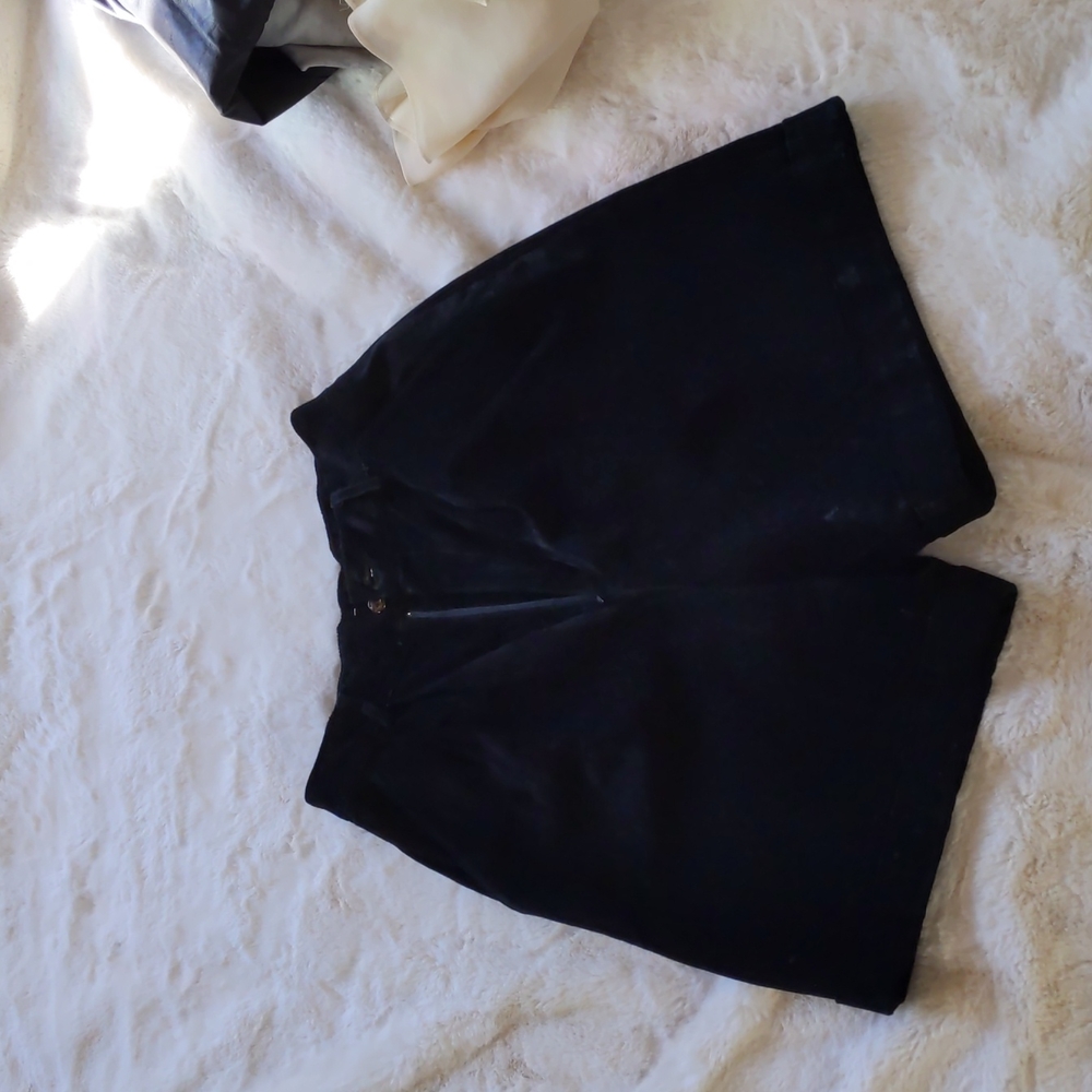 Vintage high waisted suede leather shorts😎